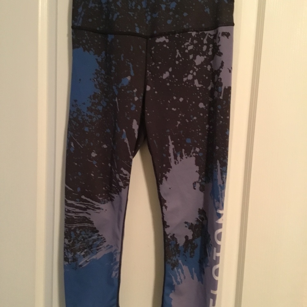 PELOTON WOMEN’S KALI LEGGINGS SIZE SMALL
